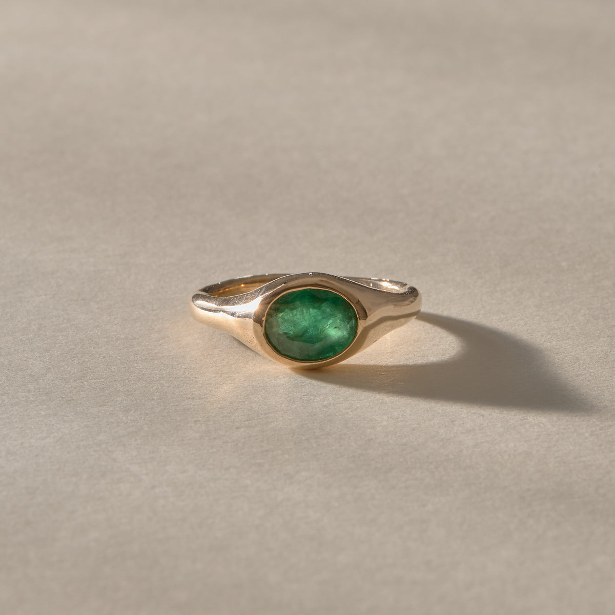 Fura Emerald Smooth Signet Ring | OOAK