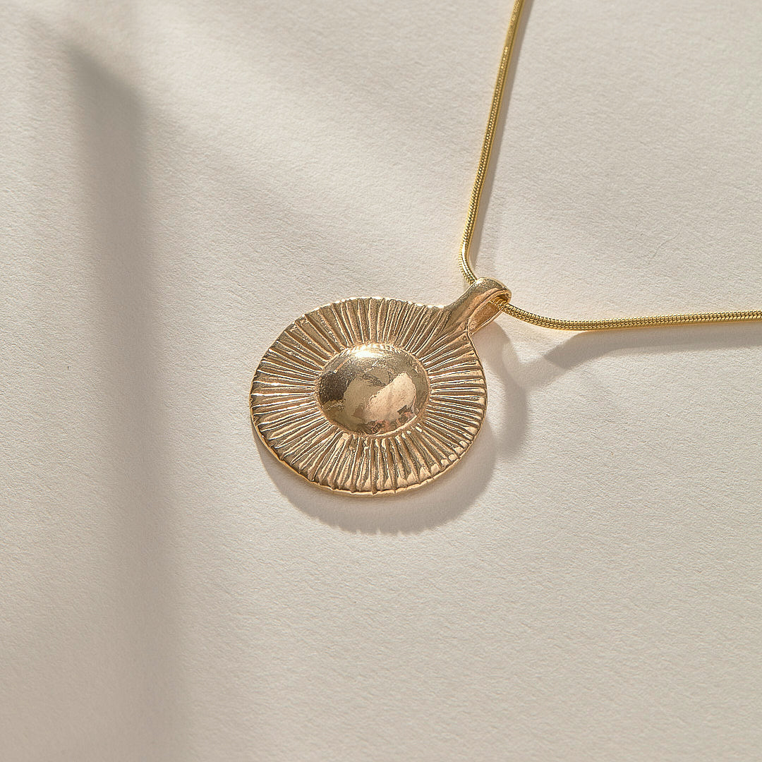 Heart of the Sun Necklace | Gold
