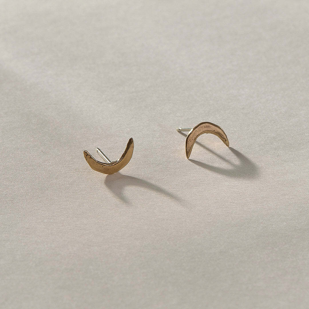 Moon Studs | Gold