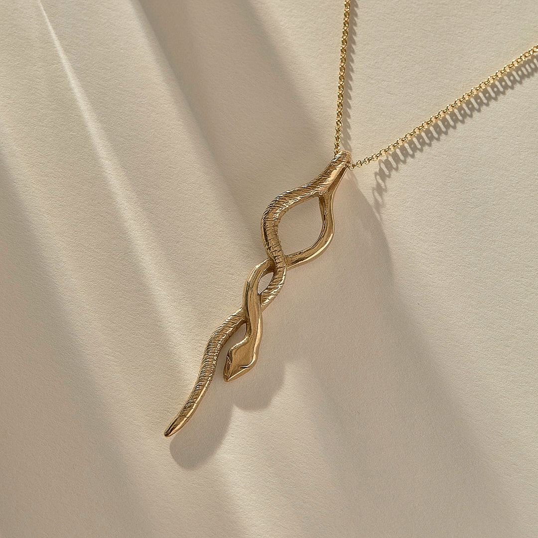 Serpent Amulet Necklace | Gold