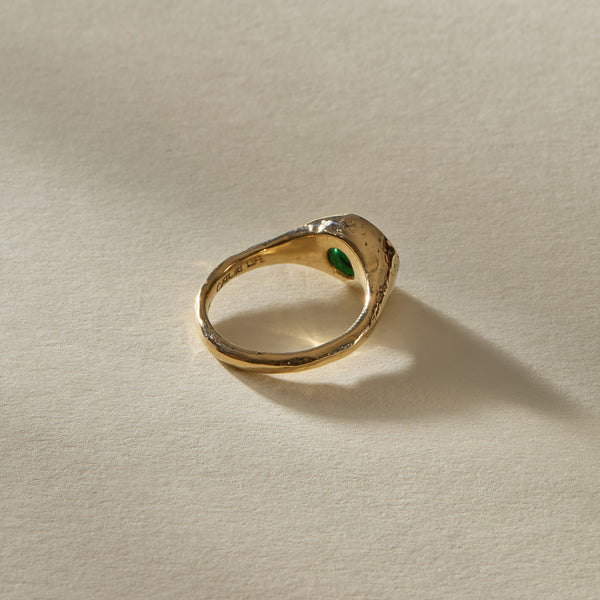 Fura Emerald Textured Signet Ring | OOAK