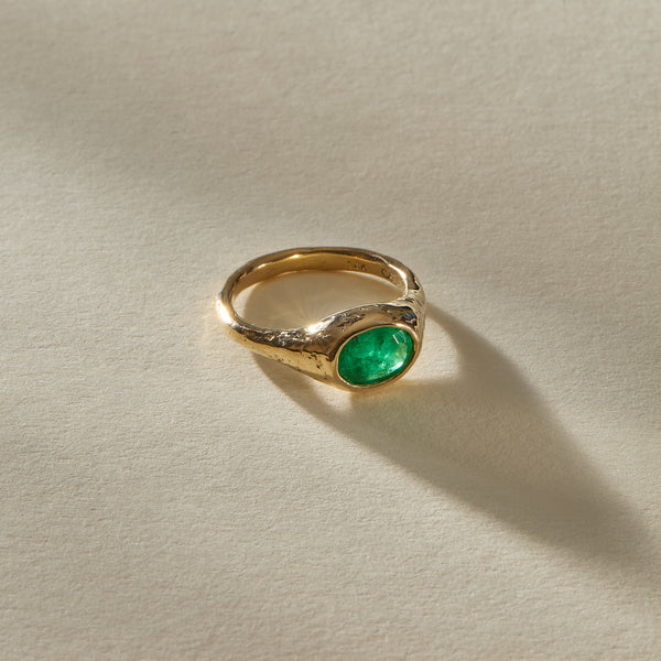 Fura Emerald Textured Signet Ring | OOAK