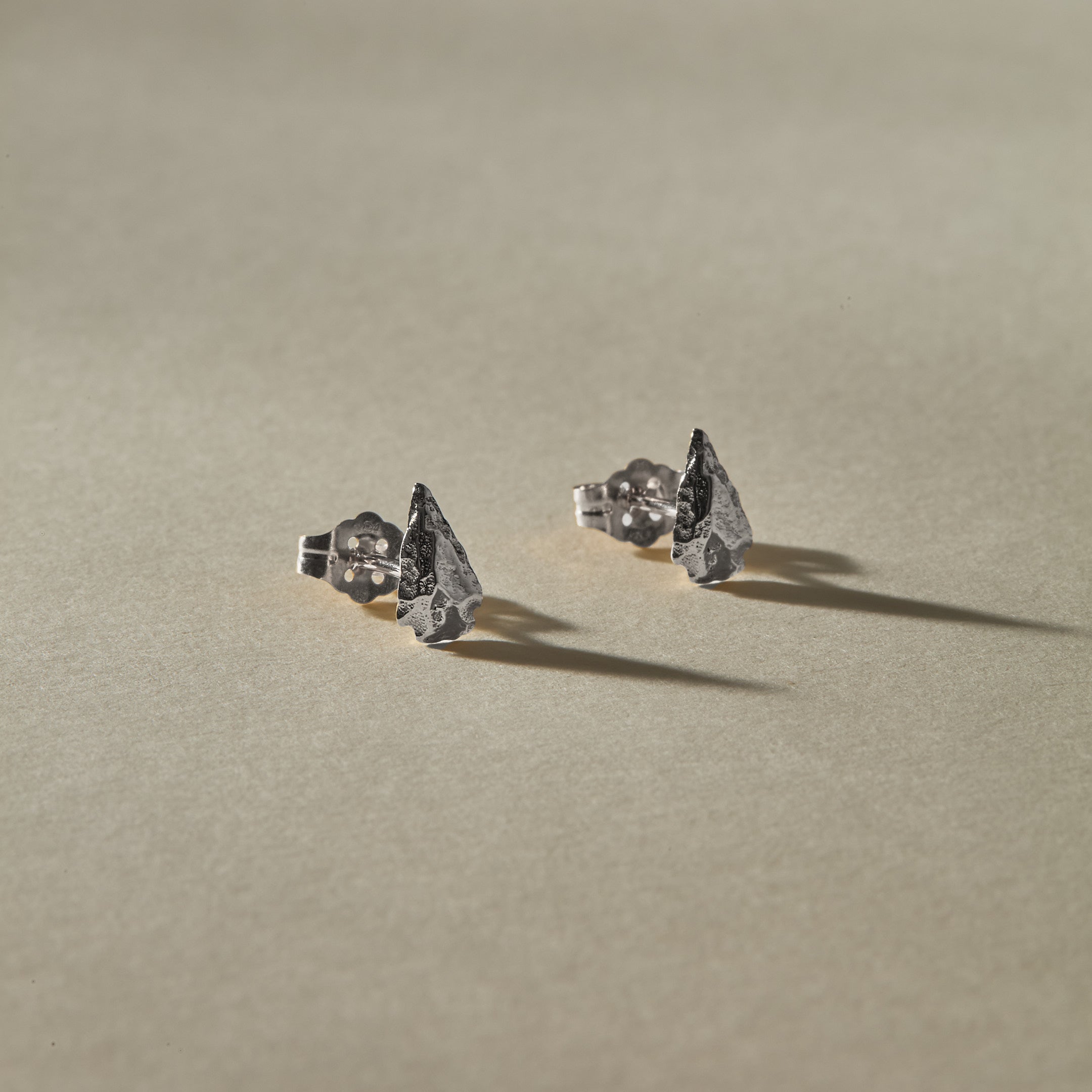 Arrowhead Studs | Silver