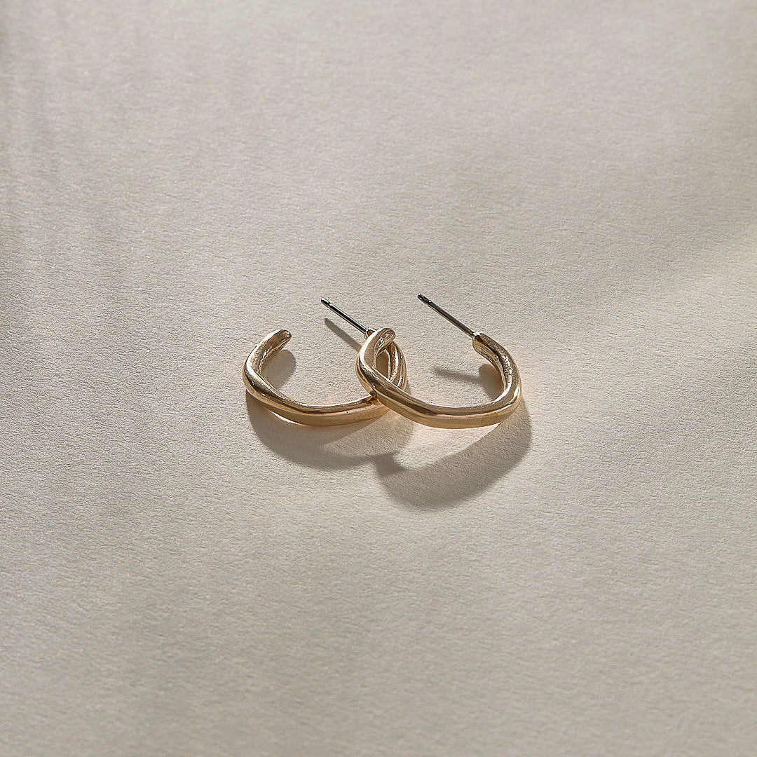 Lola Hoops | Bronze
