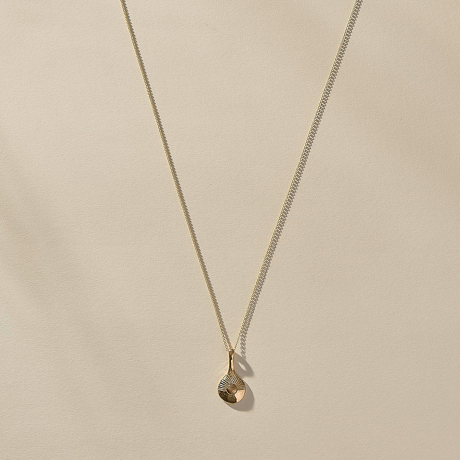 Reflections Pendulum Necklace | Gold