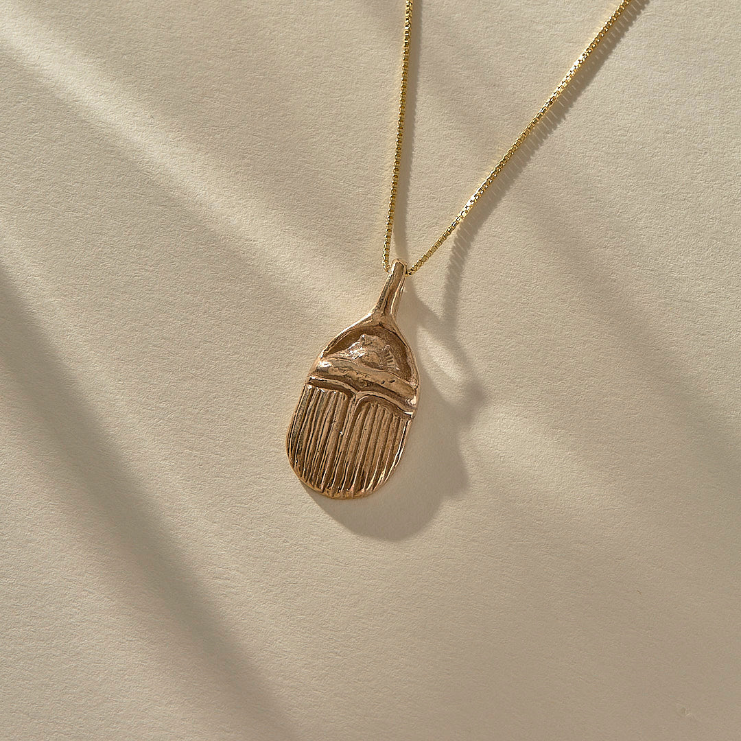 Scarab Amulet Necklace | Gold